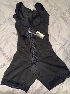 Full body Shapewear with Front Hook Closure - Black